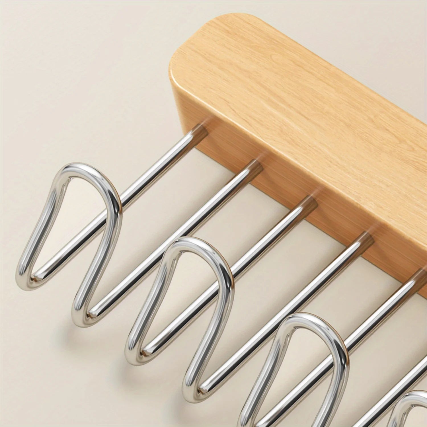 Retractable Wooden Clothes Hanger – Thoughtful Design for Effortless Organisation
